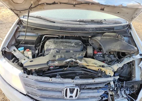 2011 Honda Odyssey Exl z USA, uszkodzony, nr VIN 5FNRL5H68BB026015